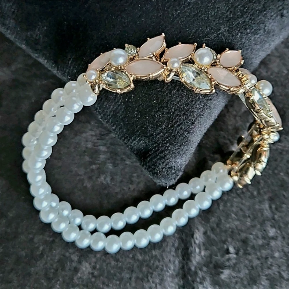 Spring Pearlesque Stretch Bracelet - Picture 2 of 5